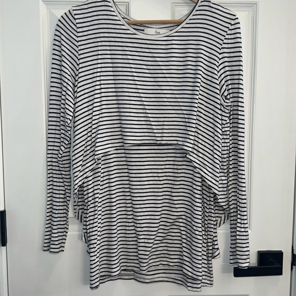 Maternity nursing top for breastfeeding